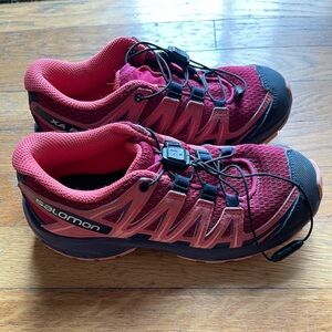 Salomon XA Pro Shoes Youth 2 Pink Waterproof Hiking Trail Outdoor Nature